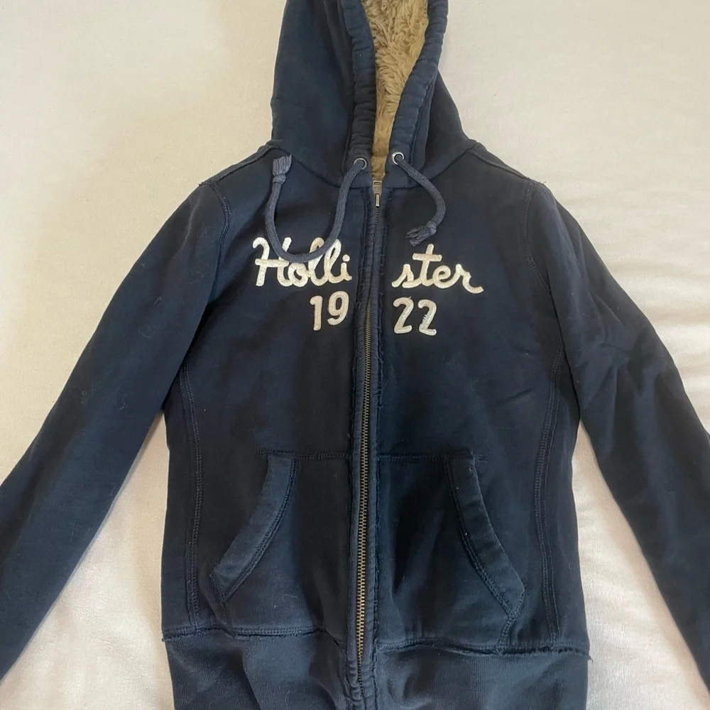 Hollister Dark Blue Hoodie with Logo - Picture 2 of 6